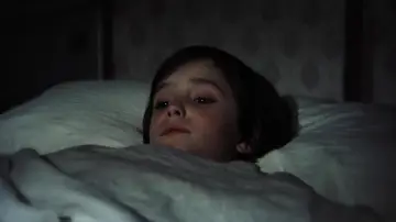 Задник до фільму "Вигодуй ворона" #1493884