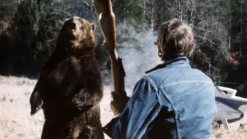 Задник до фільму "Grizzly" #418028