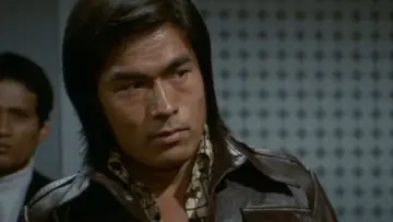 Задник до фільму "女必殺拳　危機一発" #1619567