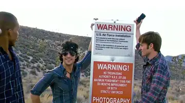 Задник до фильму"Area 51" #396095