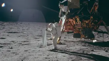 Задник до фильму"Apollo 11: The Untold Story" #1146047