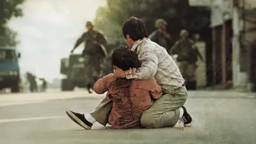 Задник до фильму"화려한 휴가" #374181