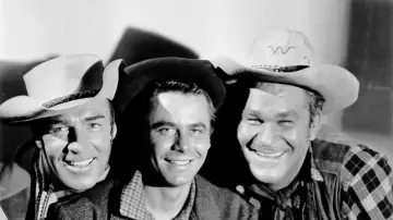 Задник до фильму"The Desperadoes" #1129441