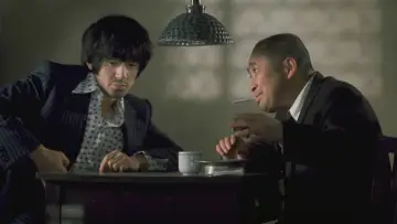 Задник до фильму"実録三億円事件 時効成立" #395431