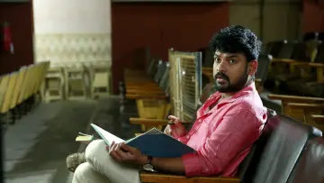 Задник до фильму"கன்னி ராசி" #1162689