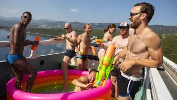 Задник до фільму "Les Crevettes pailletées" #273830