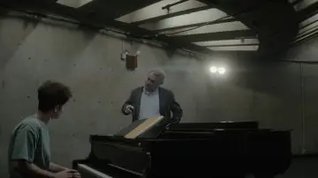 Задник до фильму"Тік-так... Бум!" #697680