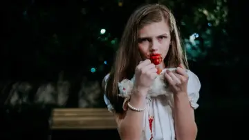 Задник до фильму"Satanic Panic" #1007955