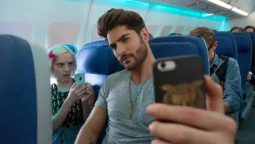 Задник до фильму"Airplane Mode" #1037047