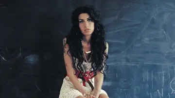 Задник до фильму"Classic Albums: Amy Winehouse - Back to Black" #451350
