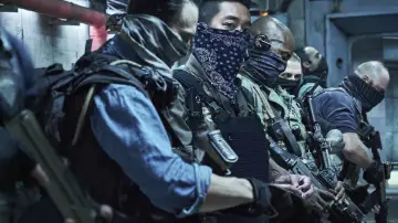 Задник до фильму"PMC: 더 벙커" #429340