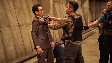 Задник до фильму"PMC: 더 벙커" #429341