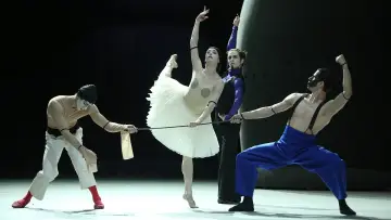 Задник до фільму "Bolshoi Ballet: Carmen Suite / Petrushka" #1803793