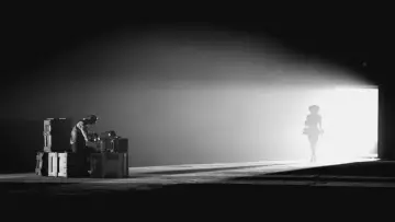Задник до фильму"Curtiz" #708895