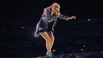 Задник до фильму"Taylor Swift: Reputation Stadium Tour" #173926