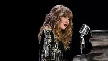 Задник до фильму"Taylor Swift: Reputation Stadium Tour" #173927