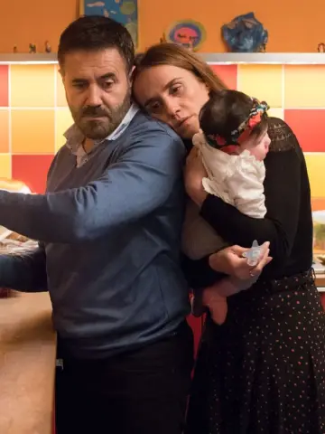 Постер до фильму"À cause des filles..?" #355984