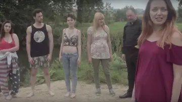 Задник до фільму "Lonely Hearts" #1145168
