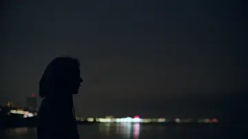 Задник до фільму "Насолода" #804592