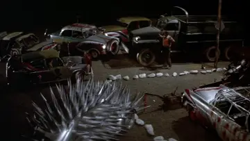 Задник до фільму "The Cars That Ate Paris" #1640915