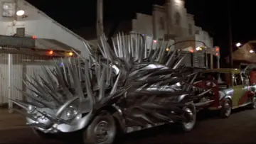 Задник до фільму "The Cars That Ate Paris" #1640922