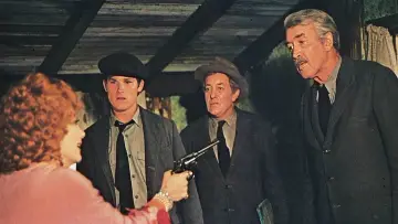 Задник до фільму "Fools