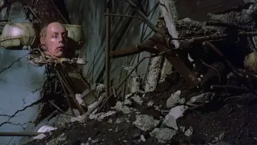Задник до фильму"Dollman" #496321