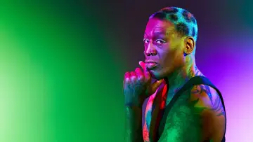 Задник до фильму"Rodman: For Better or Worse" #396132