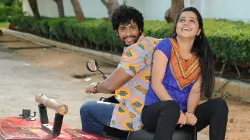 Задник до фильму"பித்தல மாத்தி" #503509