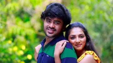 Задник до фільму "A for ആപ്പിള്‍" #1622881
