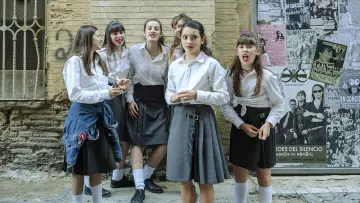 Задник до фільму "Las niñas" #1580170