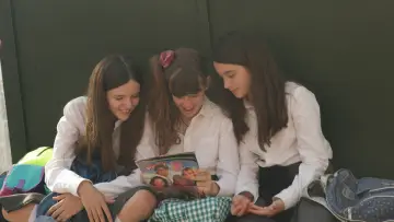 Задник до фільму "Las niñas" #1580174