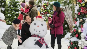 Задник до фільму "Christmas at Dollywood" #1870063