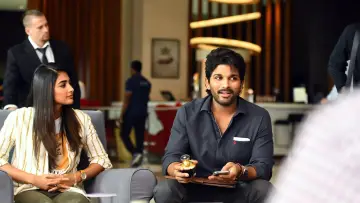Задник до фильму"అల వైకుంఠపురములో" #399392