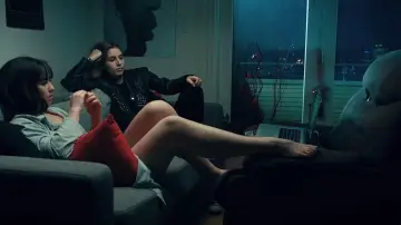 Задник до фільму "Killer Sofa" #761213