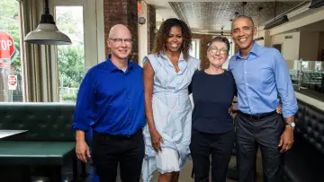Задник до фільму "American Factory: A Conversation with the Obamas" #1526134