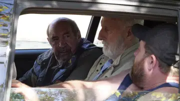 Задник до фільму "Never Too Late" #1871097