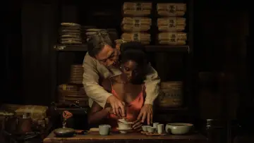 Задник до фільму "Black Tea" #192672