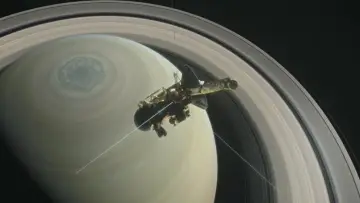 Задник до фільму "Kingdom of Saturn: Cassini