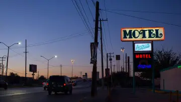 Задник до фільму "Motel Acqua" #737217