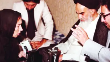 Задник до фільму "Oriana Fallaci intervista Ayatollah Khomeini" #1590602
