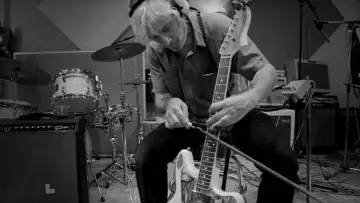 Задник до фильму"Hello Hello Hello: Lee Ranaldo, Electric Trim" #1145137