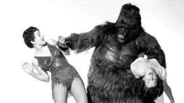 Задник до фільму "Gorilla at Large" #1573634