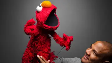 Задник до фільму "Being Elmo: A Puppeteer