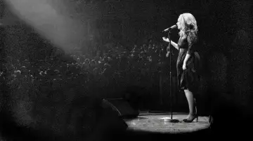 Задник до фильму"Adele: Live at the Royal Albert Hall" #1072994