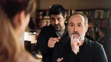 Задник до фільму "Сусіди зверху" #494838