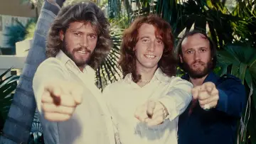 Задник до фильму"The Bee Gees: How Can You Mend a Broken Heart" #403711
