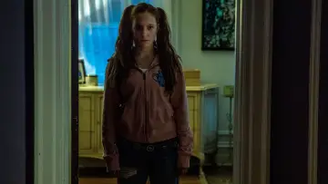 Задник до фильму"Babysitter Must Die" #381230