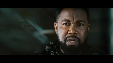 Задник до фильму"The Commando" #329937