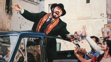 Задник до фільму "Pavarotti, chanteur populaire" #1807184